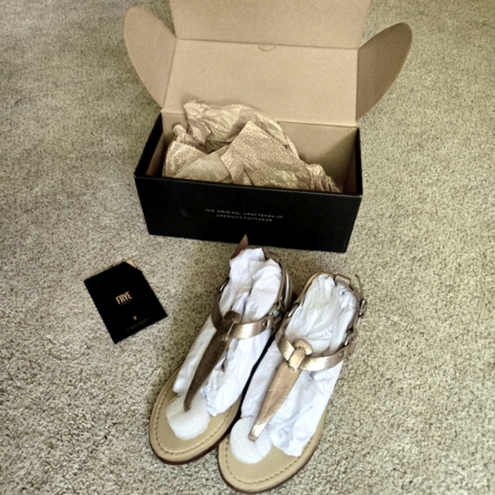 FRYE Rachel Ring T Strap Bronze 8 Gladiator Sandals